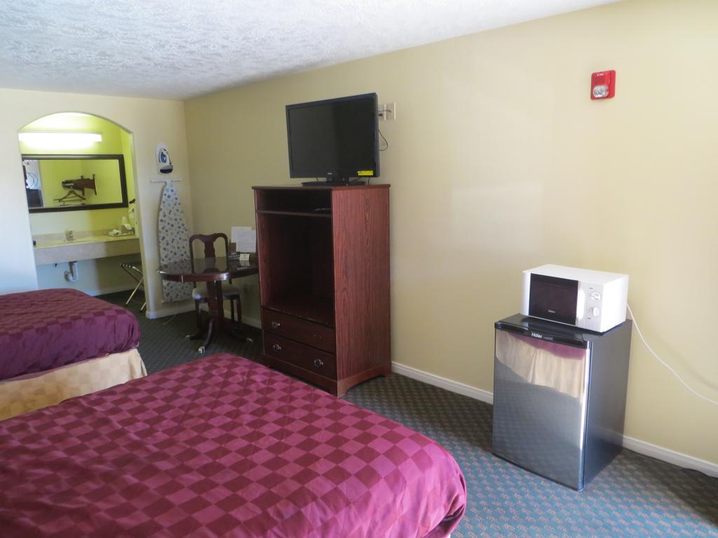 Americas Best Value Inn&Suites Hempstead Exterior foto