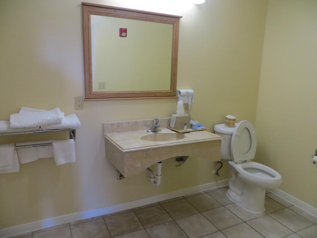 Americas Best Value Inn&Suites Hempstead Habitación foto