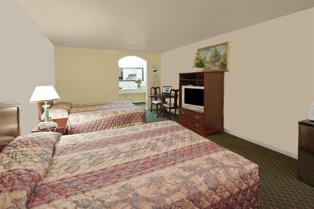 Americas Best Value Inn&Suites Hempstead Exterior foto