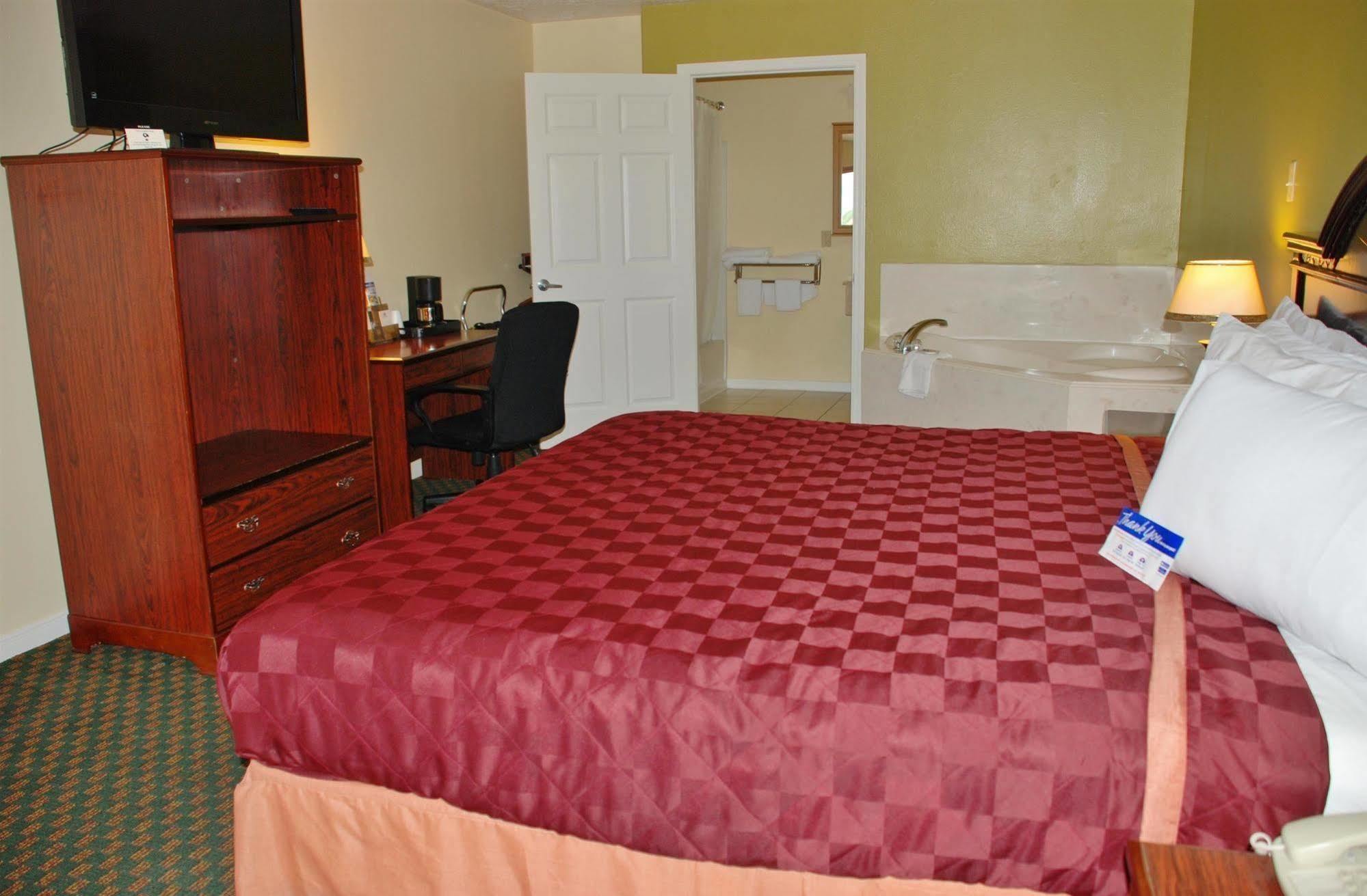 Americas Best Value Inn&Suites Hempstead Exterior foto
