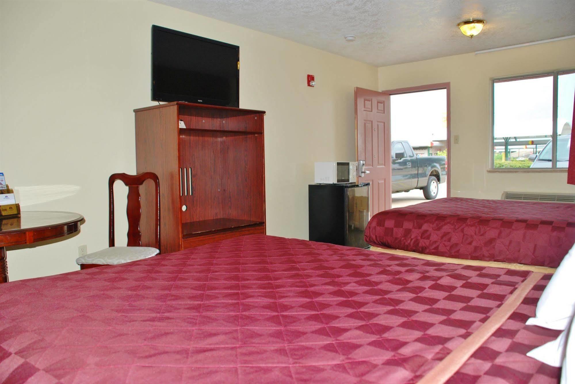 Americas Best Value Inn&Suites Hempstead Exterior foto